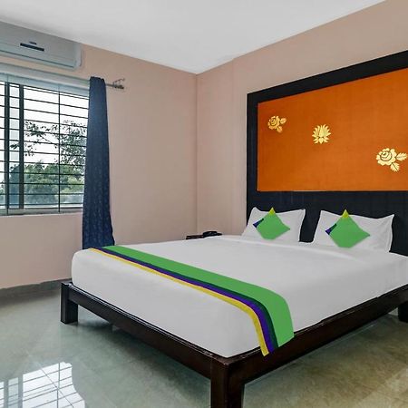 Grand Jp Inn Near 2 Km From Gundlupet Bus Stand Exterior foto