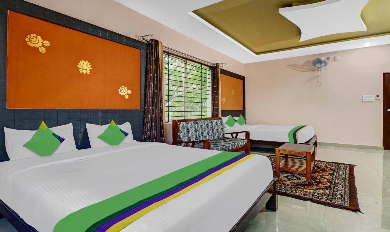 Grand Jp Inn Near 2 Km From Gundlupet Bus Stand Exterior foto